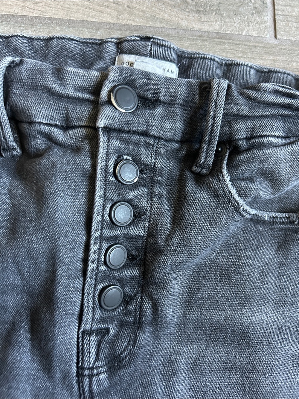 Good American Washed Black Straight-Leg Jeans with Button Fly - Picture 3 of 7